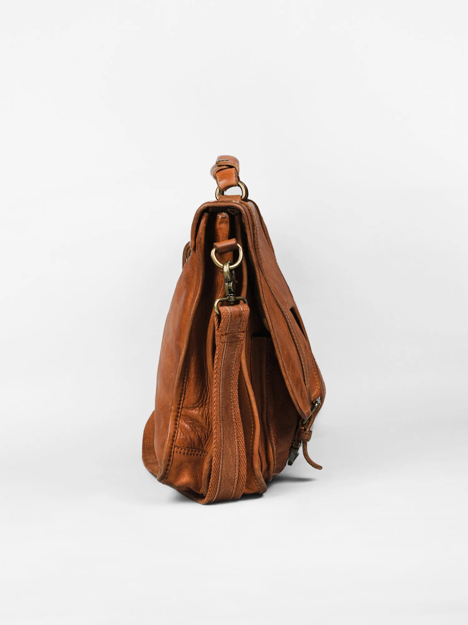 Lucas: Portfolio Office Bag In Washed Veg Tan Leather