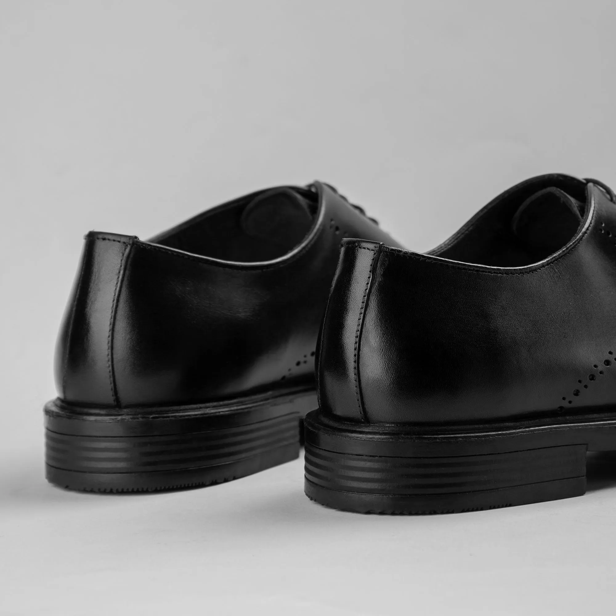 Oxford Whole Cut Shoes - Black